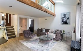 The Penthouse, Opposite Sale Metrolink, Includes Free Parking