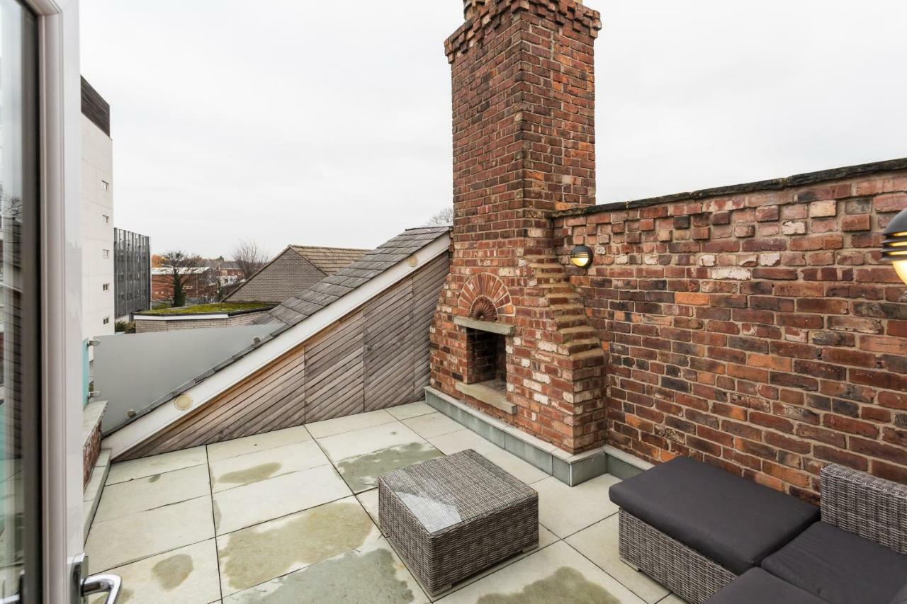 The Penthouse, Opposite Sale Metrolink, Includes Free Parking Apartment Exterior photo